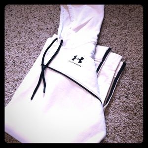 NWT under Armour long hoodie M